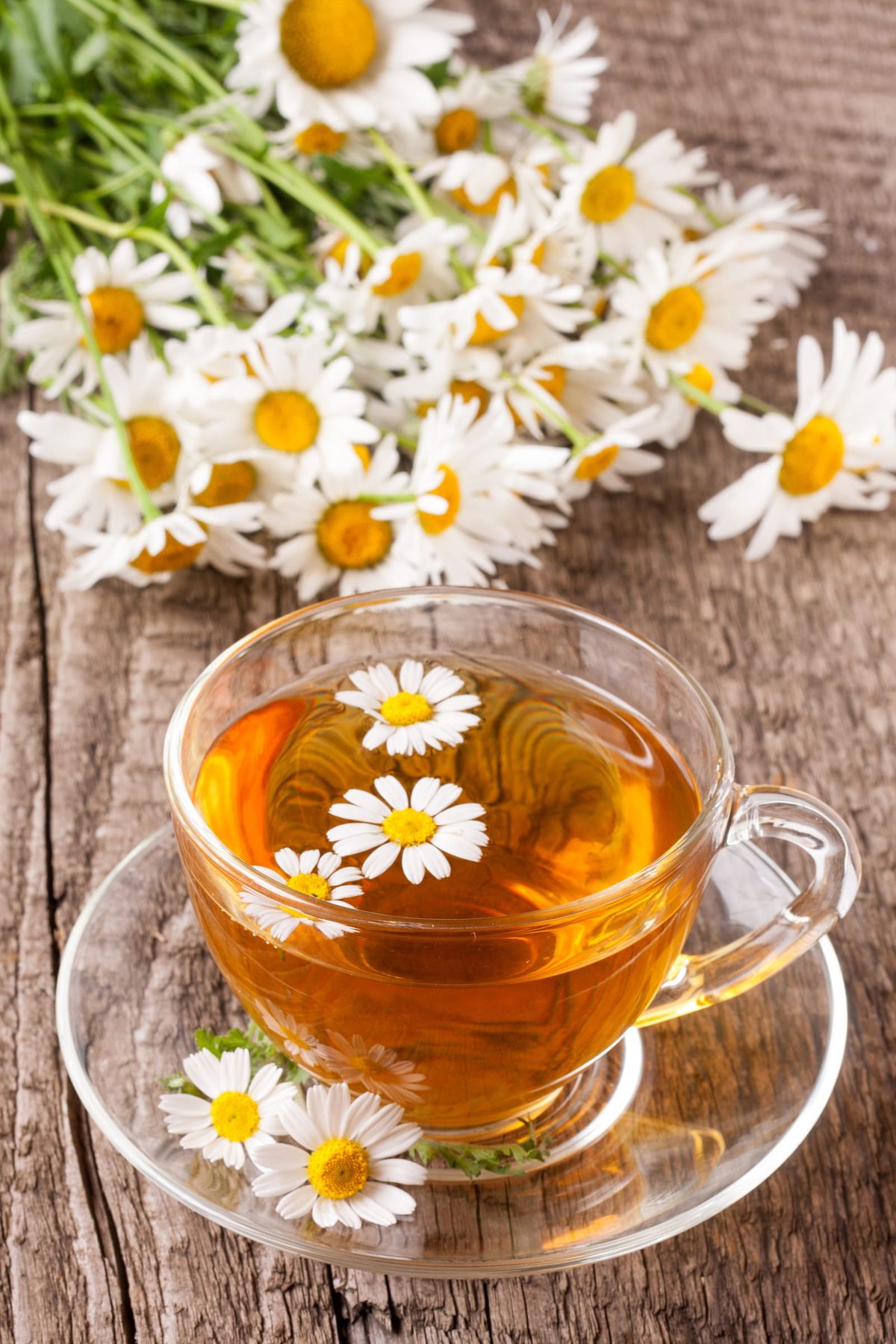 7 Amazing Benefits of Chamomile Tea